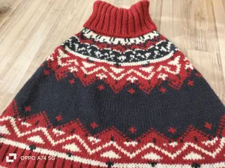 Mantellina lavorata a maglia