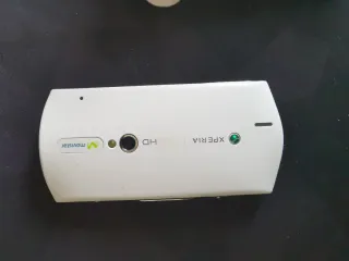 Sony Ericsson Xperia Bianco