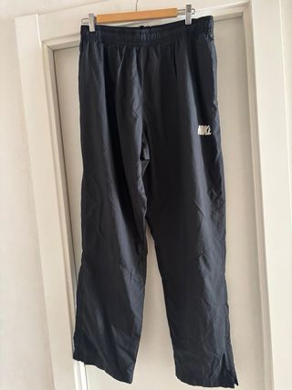 Chándal Nike blanca y azul marino