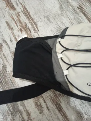 Riñonera Quechua Beige y Gris Capacidad 5 litros