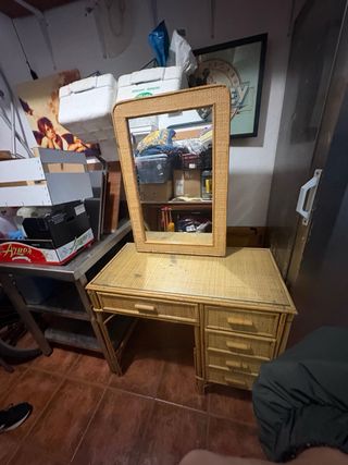 Escritorio tocador de bambú con espejo