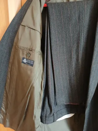 Traje de raya gris para hombre