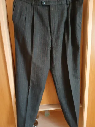 Traje de raya gris para hombre