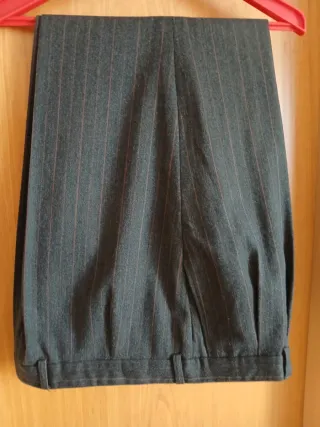 Traje de raya gris para hombre