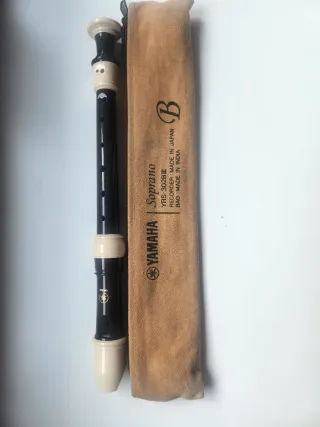 Flauta Yamaha Soprano YRS-302B III