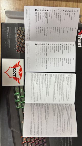 Teclado Gaming Trust AVONN GXT 830-RW