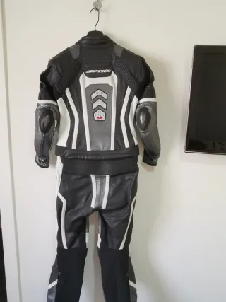 Mono de cuero Spyke Talla S