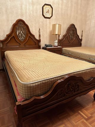 2 Camas Individuales de Madera