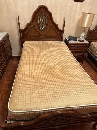 2 Camas Individuales de Madera