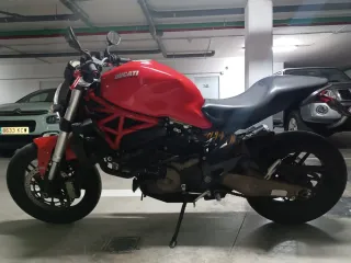 Ducati Monster 821 Roja