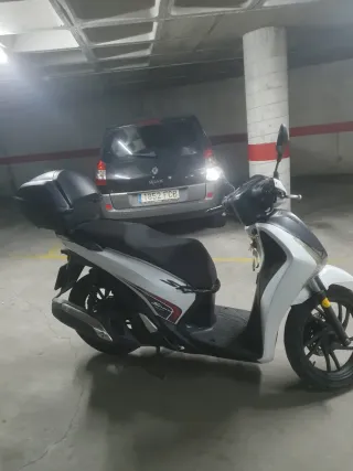 Honda SH 125i Scooter Automática