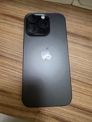 iPhone 16 Pro 256GB Titanio Negro + 2 Fundas apple