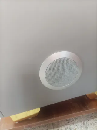 Mesita auxiliar con diseño moderno