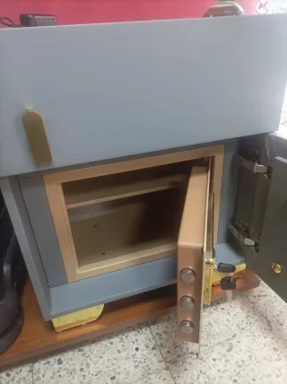 Mesita auxiliar con diseño moderno