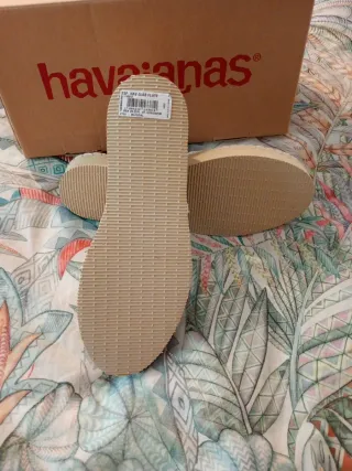 Zapatos Havaianas Beige y Blanco Rayas