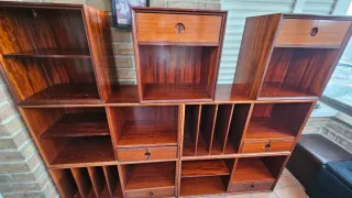 Mueble de madera maciza