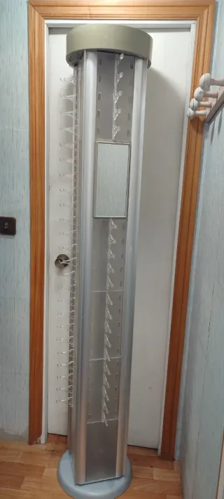 Expositor giratorio para 90 gafas