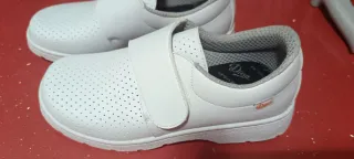 Zuecos Dian Blancos Talla 38