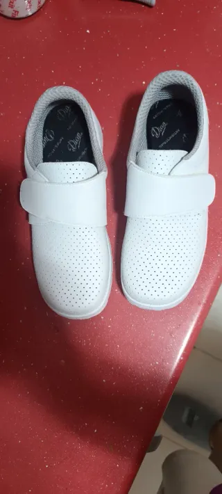 Zuecos Dian Blancos Talla 38