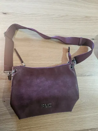 Bolso PMZ color burdeos