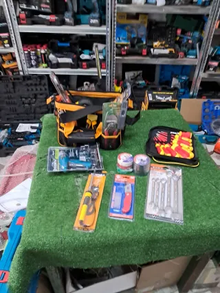 Valigetta con set di attrezzi