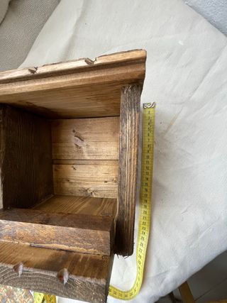 Comedero de madera para pájaros