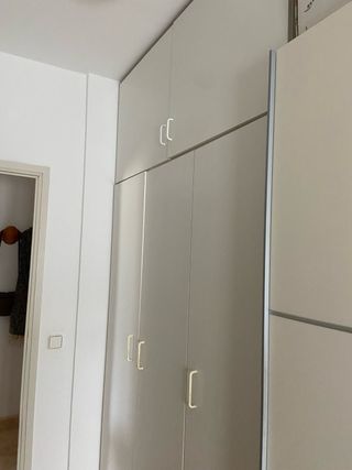 Armario ropero de madera blanco