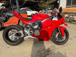 Ducati Panigale V4 2025
