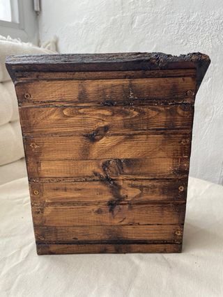 Comedero rústico para pájaros