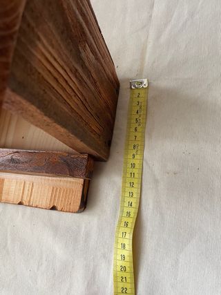 Comedero para pájaros de madera