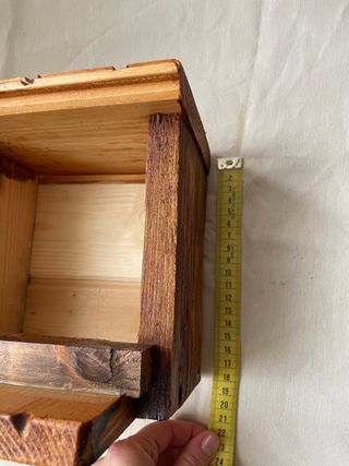 Comedero para pájaros de madera