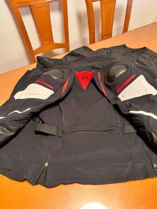 Chaqueta Moto Dainese Negra y Roja