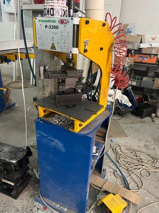 Prensa troqueladora MG P-3300