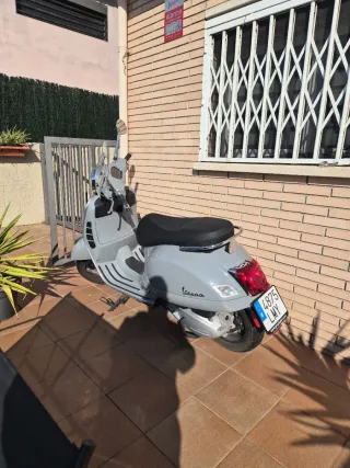 Vespa GTS 300cc Scooter Automática