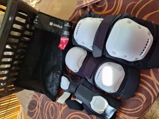 Patines Blancos 4 ruedas con protecciones incluida