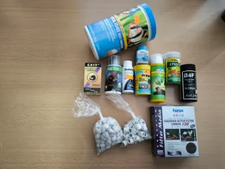 Lote productos acuarios: comida, filtros, etc.