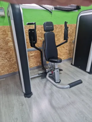 Máquina Pectoral Bodytone