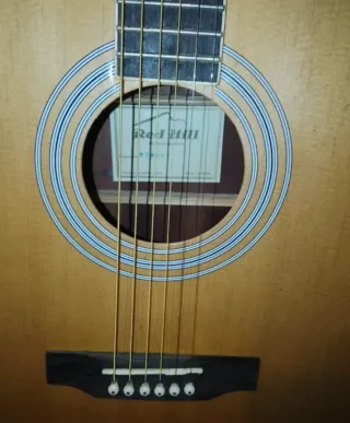 Chitarra acustica
