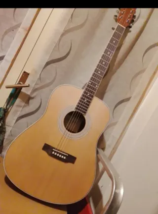 Chitarra acustica