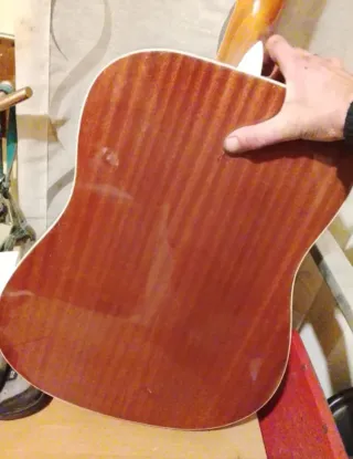 Chitarra acustica