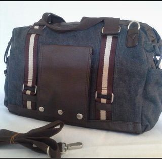 Bolso de lona azul y marrón