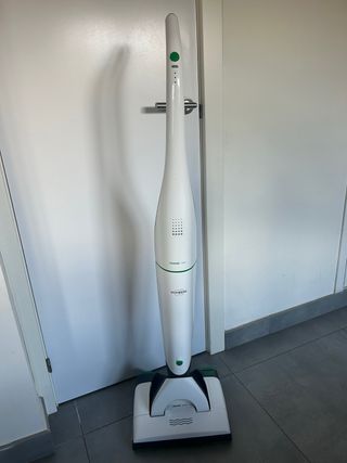 Aspirador Kobold VB100 Vorwerk con aspira y friega