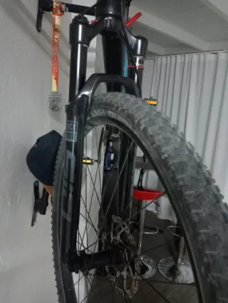 Bicicleta de Montaña Cannondale Negra