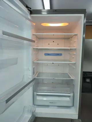 Nevera LG plateada clase A 200x60cm con garantía