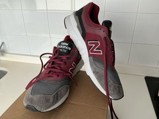 Zapatillas New Balance 997H Gris/Granate