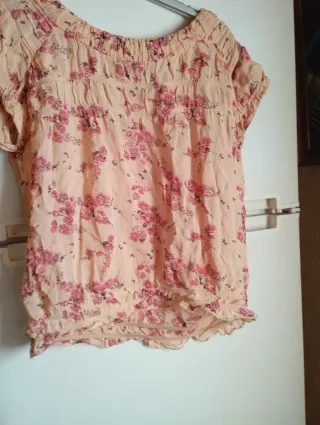 Blusa floral rosa y beige