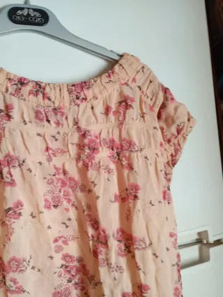 Blusa floral rosa y beige