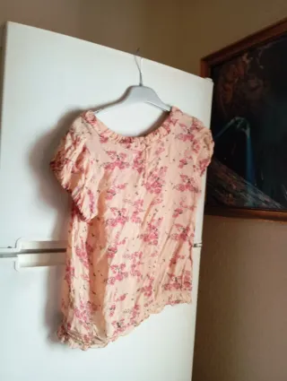 Blusa floral rosa y beige
