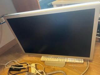 Monitor y Ordenador Mac Pro Apple