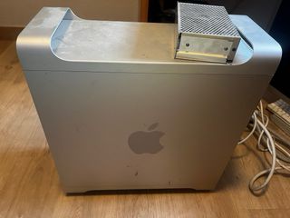 Monitor y Ordenador Mac Pro Apple